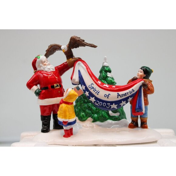 Dept 56 Snow Village - Santa Comes to Town, 2003 - Picture 4 of 4